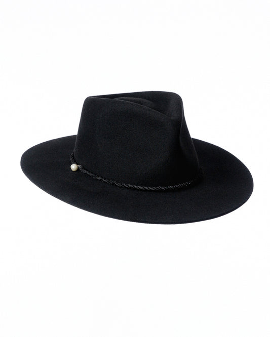 BLACK FELT HAT